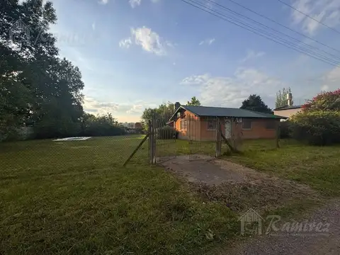 Casa 3 Amb. En Venta, Lote 1500 m2 - Francisco Alvarez