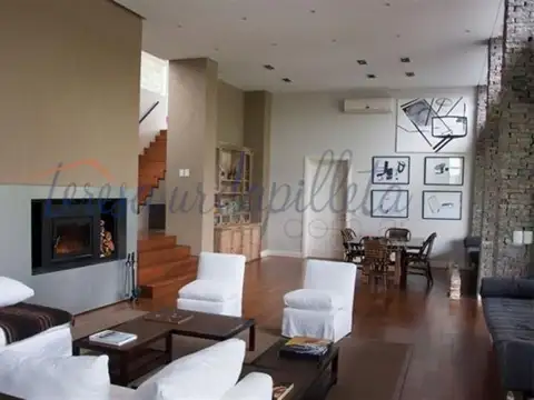 Casa 6 ambientes con 4 baños