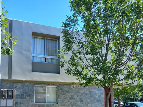 Depto Tipo Casa en Venta de 9 ambientes