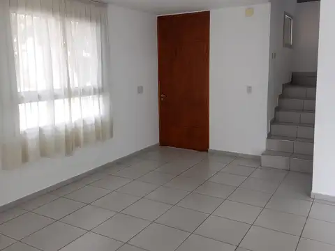 Depto Tipo Casa en Venta con 1 cocheras