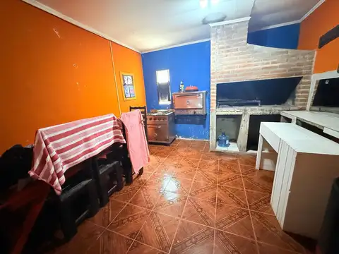 Casa 4 ambientes con 1 baño