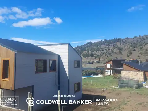 Casa en Alquiler con 2 cocheras