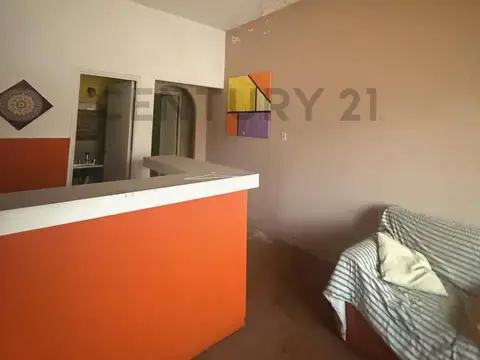 venta de local comercial y vivienda de 3 amb.