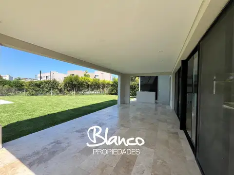 Casa en Venta en Ayres Plaza, USD 695.000