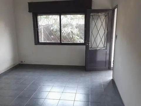 Depto Tipo Casa 2 ambientes con 1 baño