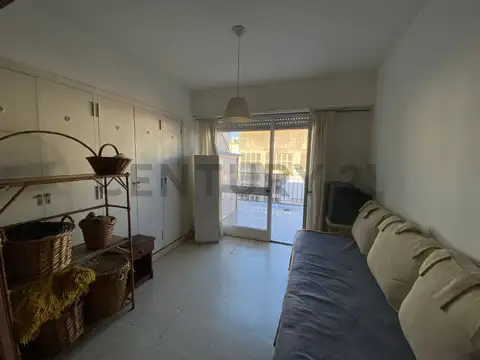 VENTA!! Monoambiente al frente con balcon