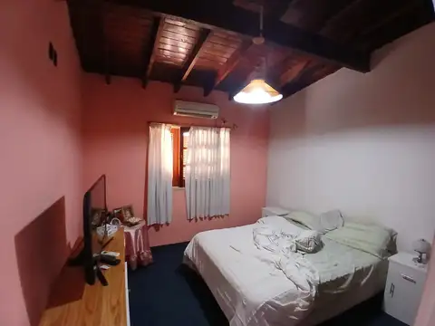 VENTA CASA 6 AMBIENTES CON JARDIN EN SANTOS LUGARES