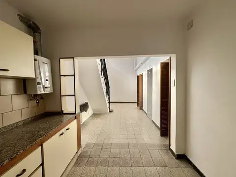 Depto Tipo Casa en Alquiler de 4 ambientes