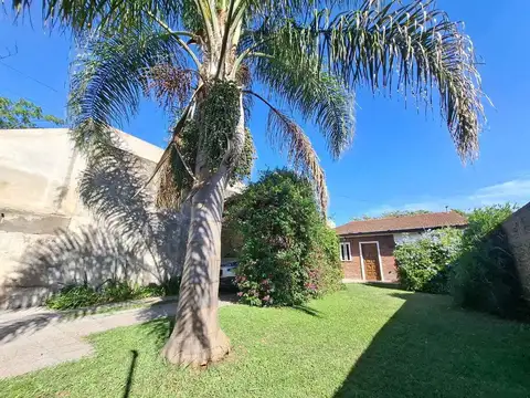 CASA 4 AMBIENTES VENTA TEMPERLEY JARDIN 2 FAMILIAS