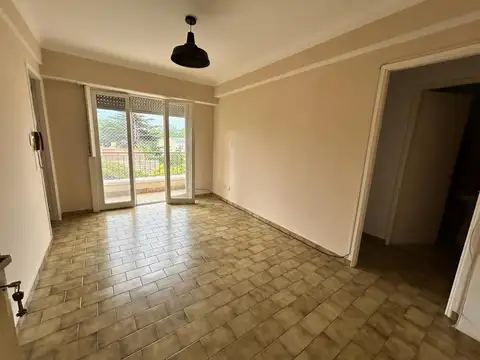 Esmeralda 2700, Piso 2