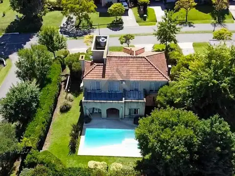 Casa  en Venta en Los Jazmines, Pilar del Este, Pilar