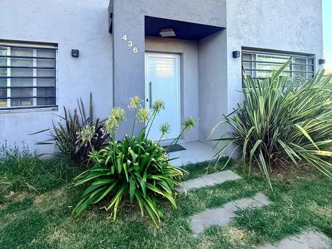 Casa 3 ambientes con 2 baños