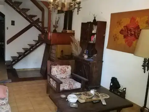 DUPLEX - 2 DORMITORIOS + AL FRENTE + COCHERA + HOGAR - DANIEL PIZARRO PROPIEDADES