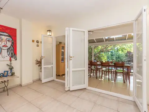 Casa 6 ambientes con 3 baños