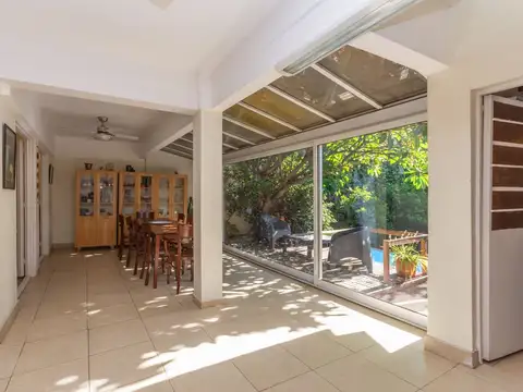 VENTA CASA LOTE PROPIO 6 AMB COLEGIALES JARDIN