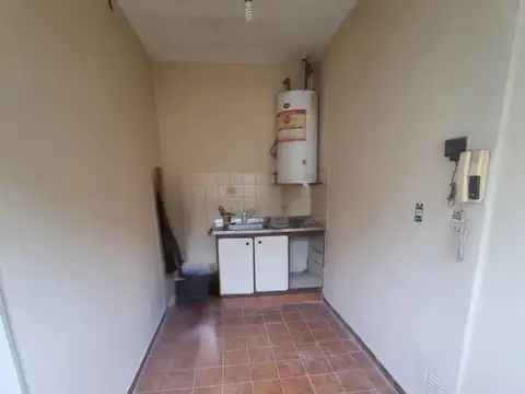 Casa 2 ambientes con 1 baño