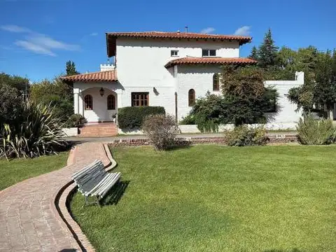 TRADICIONAL HOTEL RUTA 22, NEUQUÉN PATAGONIA ARGENTINA