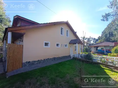Casa en Venta con 2 cocheras