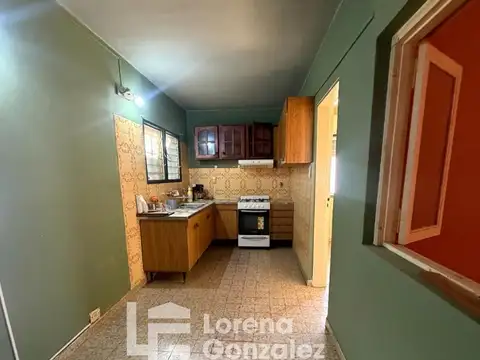 Casa 4 ambientes con 2 baños