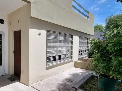 Casa en alquiler en Luis Guillon