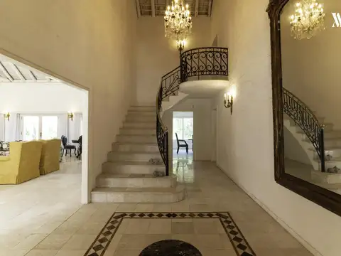 Amplia casa con 6 hectáreas