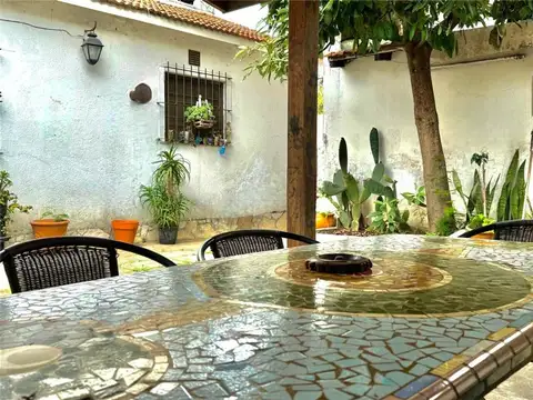 Venta casa 4 amb 2 plantas Muñiz garage patio