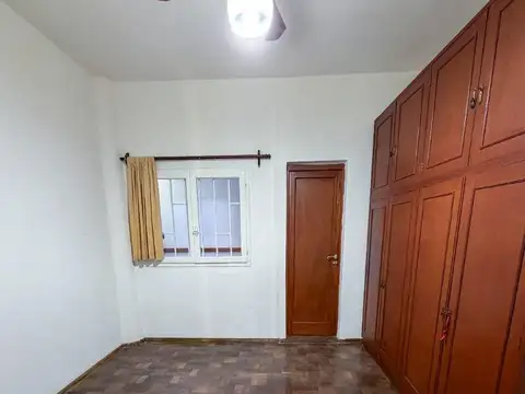 Ideal Vivienda e Inversión: Casa de 2 Dormitorios + Local !