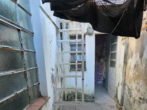 Casa 2 ambientes con 1 baño