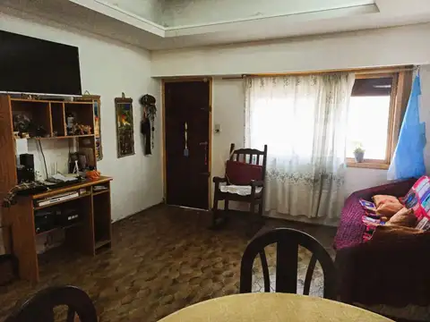 Depto Tipo Casa 4 ambientes con 2 baños