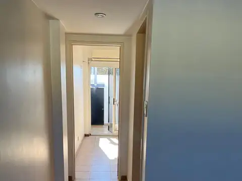 Departamento tipo casa 1 amb. 2piso x escalera