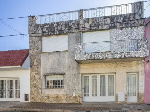 Casa en Venta en Azcuenaga, Rosario