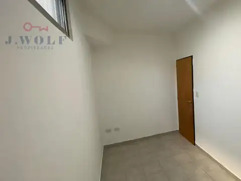 Depto Tipo Casa en Alquiler con 1 cocheras