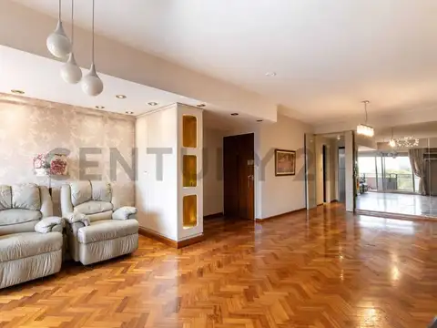VENTA DEPARTAMENTO 5 AMBIENTES CON DEPENDENCIA Y COCHERA SOBRE AV. LIBERTADOR