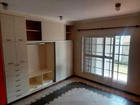 Casa 3 ambientes con 2 baños