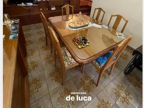 Casa en Venta con 3 cocheras