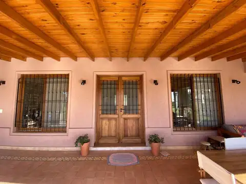 Casa en lote 5.100m² Haras El Malacate–principal+huéspedes