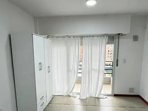 Departamento monoambiente con balcon al frente y amenities