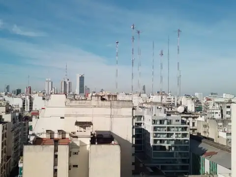 MUY BUEN DEPTO. DE 2 AMB. C/DEPCIA. EN EDIFICIO DE ESTILO