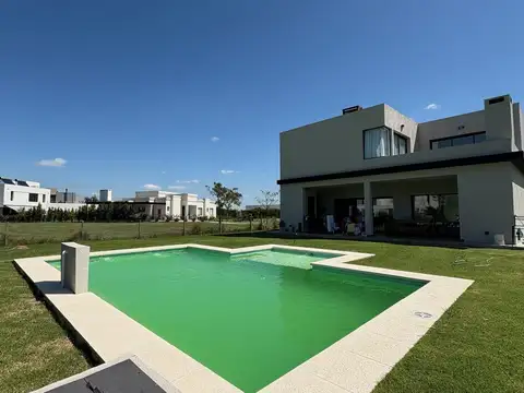 Venta | Casa en Ceibos, Puertos | 3 dorm   Pileta   Galería | Entorno natural