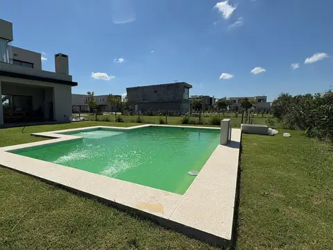 Venta | Casa en Ceibos, Puertos | 3 dorm + Pileta + Galería | Entorno natural