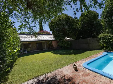 VENTA. - CASA 3 DORMITORIOS - GONNET