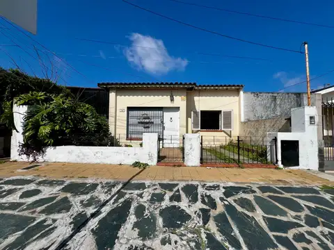 VENTA PH TIPO CASA 3 AMBIENTES MORON GRAN PATIO TERRAZA LUMINOSO APTA CREDITO HIPOTECARIO PARA INVER