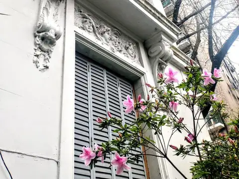 Casa en Alquiler con 1 cochera