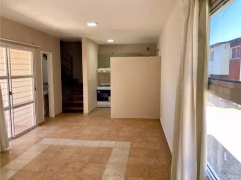 Depto Tipo Casa en Venta de 4 ambientes