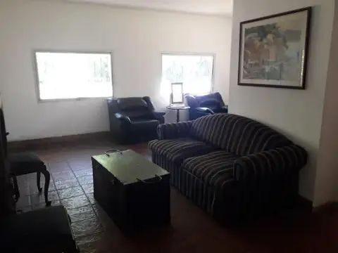 Casa 2 ambientes con 1 baño