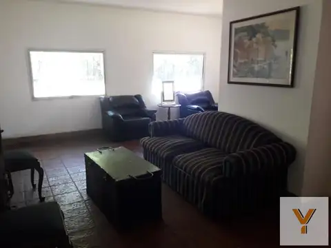 Casa 2 ambientes con 1 baño
