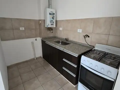 Maestro Vidal 100, Piso 1°