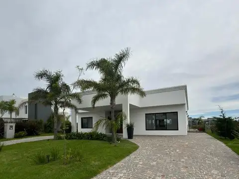 Casa en venta - Greenville Polo & Resort
