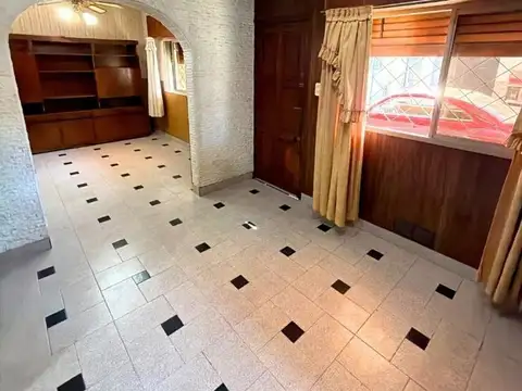 Depto Tipo Casa en Alquiler de 4 ambientes