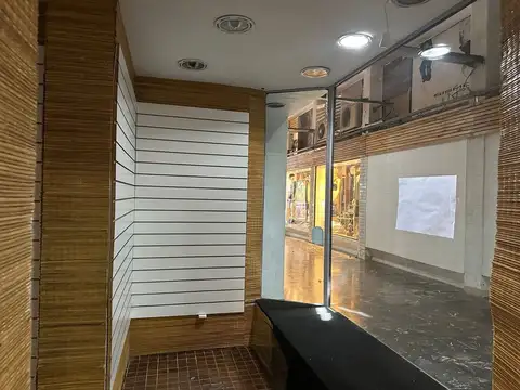 Local en Alquiler 57 años
